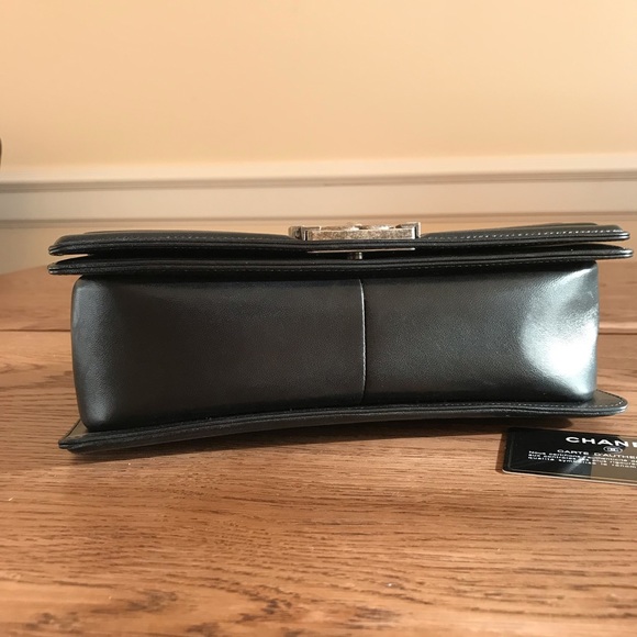 SOLD Chanel old medium lambskin boy - Picture 5 of 7